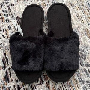 Isotoner Cozy Black Faux Fur Open Toe Slippers Size Large NWT